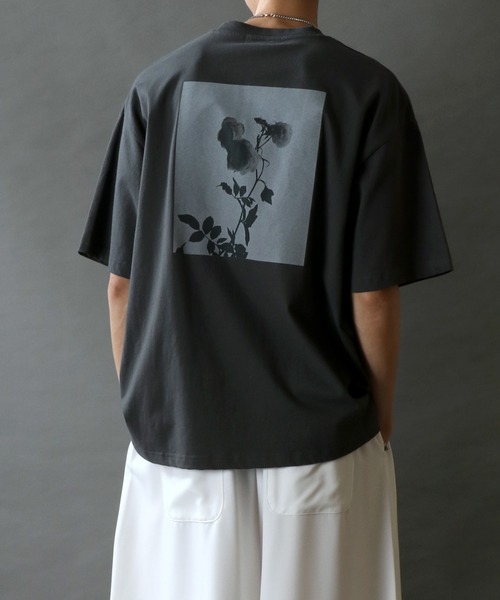 SITRY（シトリー）の「Vintage Like Flower Print T-Shirt/ヴィンテージライク フラワープリント 半袖Tシャツ レディース メンズ（Tシャツ/カットソー・メンズ・ブラック系その他4/ブラック系その他/ブラック系その他3/ブラック系その他2・M/L/LL）」の2枚目の写真