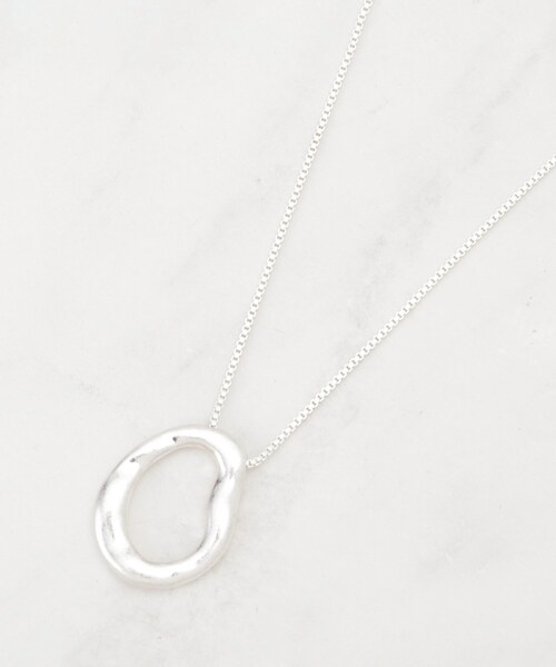 SHOO・LA・RUE（シューラルー）の「つやなしオープンループネックレス（ネックレス・レディース・ゴールド/シルバー・00）」の1枚目の写真