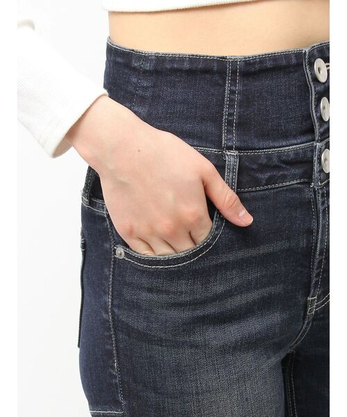 GYDA（ジェイダ）の「ハイウエストボタンBACKレースアップフレアデニムパンツ（デニムパンツ・レディース・ライトブルー/インディゴブルー・X-SMALL/SMALL/MEDIUM）」の12枚目の写真