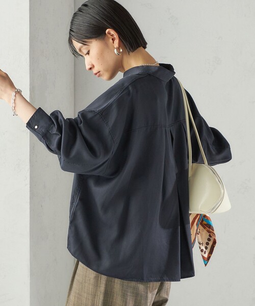 SHIPS(シップス)の「〈手洗い可能〉セルロース ツイル 羽織 シャツ(シャツ/ブラウス・レディース・ネイビー/ブラウン/オフホワイト・ONE SIZE)」の18枚目の写真