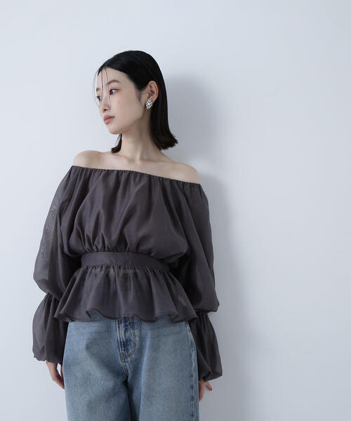 NATURAL BEAUTY BASIC(ナチュラルビューティーベーシック)の「◇シアーギャザーペプラムブラウス(シャツ/ブラウス・レディース・ライトグリーン/ベージュ/チャコールグレー・MEDIUM/SMALL)」の6枚目の写真