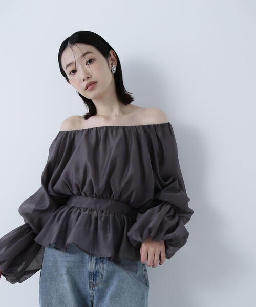 NATURAL BEAUTY BASIC(ナチュラルビューティーベーシック)の「◇シアーギャザーペプラムブラウス(シャツ/ブラウス・レディース・ライトグリーン/ベージュ/チャコールグレー・MEDIUM/SMALL)」の8枚目の写真