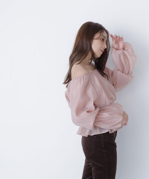 NATURAL BEAUTY BASIC(ナチュラルビューティーベーシック)の「◇シアーギャザーペプラムブラウス(シャツ/ブラウス・レディース・ライトグリーン/ベージュ/チャコールグレー・MEDIUM/SMALL)」の18枚目の写真