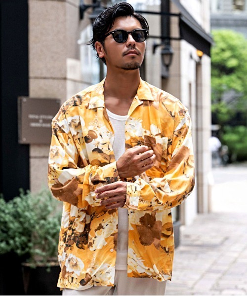 CavariA（キャバリア）の「『CavariA/キャバリア』転写花柄オープンカラー半袖シャツ（シャツ/ブラウス・メンズ・イエロー/ブラック・L/M）」の2枚目の写真