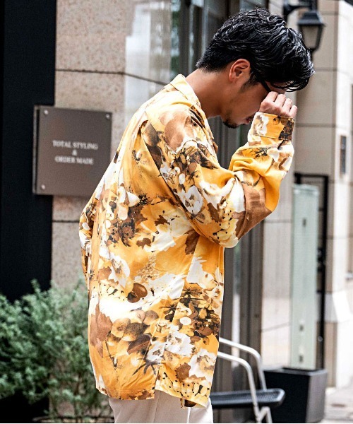 CavariA（キャバリア）の「『CavariA/キャバリア』転写花柄オープンカラー半袖シャツ（シャツ/ブラウス・メンズ・イエロー/ブラック・L/M）」の7枚目の写真