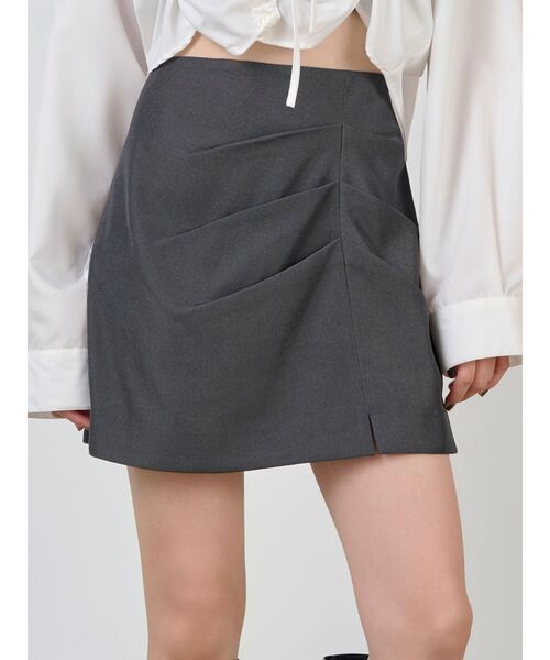 MURUA（ムルーア）の「【セットアップ対応】タックドレープミニスカート（スカート・レディース・グレー/ボルドー/ブラウン・1/2）」の2枚目の写真