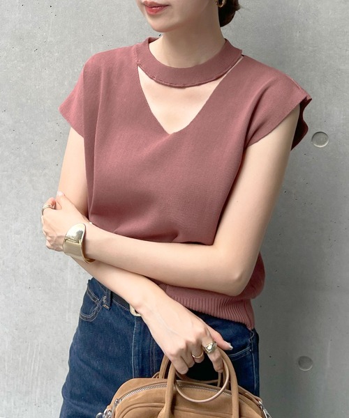 Futier land(フューティアランド)の「アシメスリーブチョーカーネックトップス(Tシャツ/カットソー・レディース・ライトグレー/アイボリー/ピンク・MEDIUM/LARGE)」の3枚目の写真