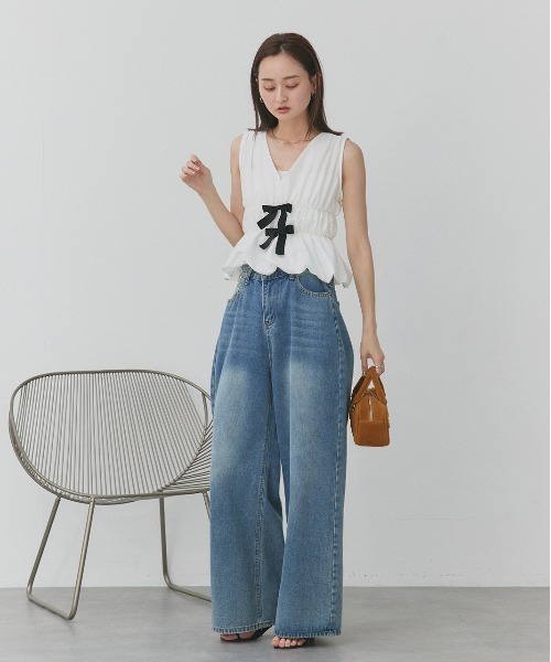 ad thie(アドティエ)の「リボンデザイン ノースリーブ ペプラムブラウス(シャツ/ブラウス・レディース・オフホワイト・FREE)」の2枚目の写真