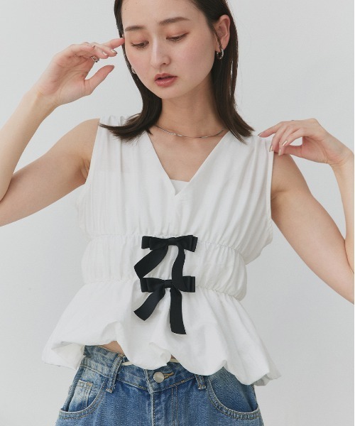 ad thie(アドティエ)の「リボンデザイン ノースリーブ ペプラムブラウス(シャツ/ブラウス・レディース・オフホワイト・FREE)」の7枚目の写真