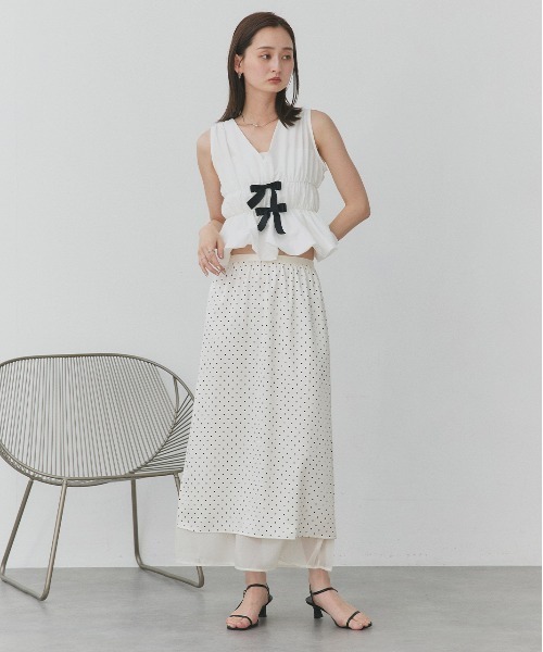 ad thie(アドティエ)の「リボンデザイン ノースリーブ ペプラムブラウス(シャツ/ブラウス・レディース・オフホワイト・FREE)」の9枚目の写真
