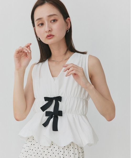 ad thie(アドティエ)の「リボンデザイン ノースリーブ ペプラムブラウス(シャツ/ブラウス・レディース・オフホワイト・FREE)」の12枚目の写真