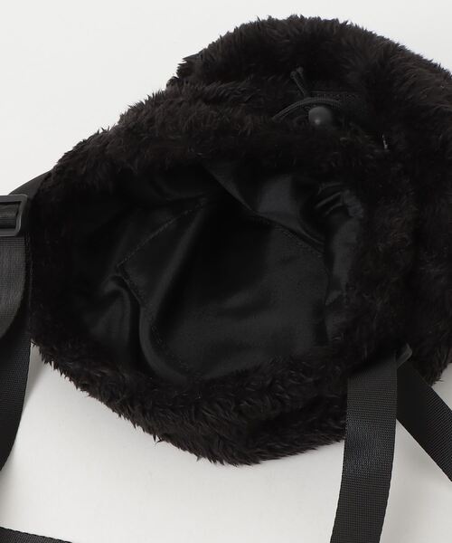 CRAZY CREEK（クレイジークリーク）の「CRAZY CREEK クレイジークリーク フリース ボールポーチ（ショルダーバッグ・レディース・B/A・FREE）」の11枚目の写真