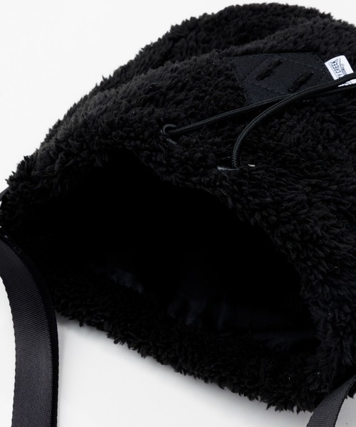 CRAZY CREEK（クレイジークリーク）の「CRAZY CREEK クレイジークリーク フリース ボールポーチ（ショルダーバッグ・レディース・B/A・FREE）」の5枚目の写真