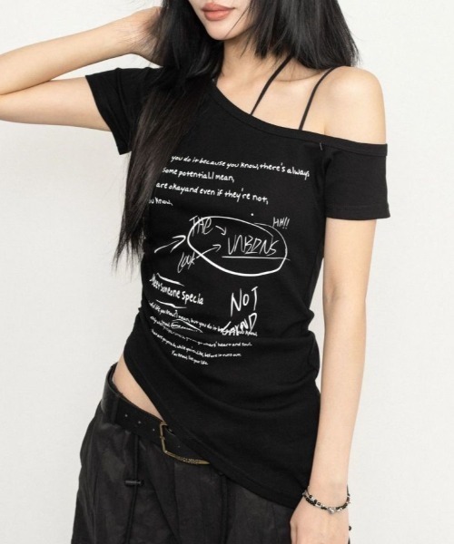 SHEENA(シーナ)の「サイドギャザーワンショルレタリングプリントTシャツ(Tシャツ/カットソー・レディース・ブラック/ホワイト・M)」の15枚目の写真