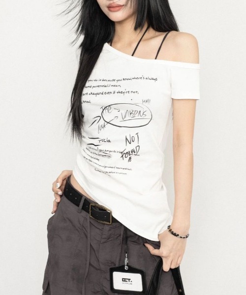 SHEENA(シーナ)の「サイドギャザーワンショルレタリングプリントTシャツ(Tシャツ/カットソー・レディース・ブラック/ホワイト・M)」の18枚目の写真