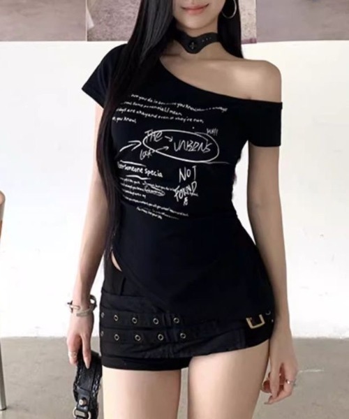 SHEENA(シーナ)の「サイドギャザーワンショルレタリングプリントTシャツ(Tシャツ/カットソー・レディース・ブラック/ホワイト・M)」の8枚目の写真