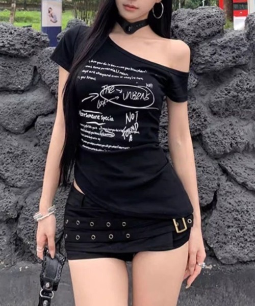 SHEENA(シーナ)の「サイドギャザーワンショルレタリングプリントTシャツ(Tシャツ/カットソー・レディース・ブラック/ホワイト・M)」の11枚目の写真