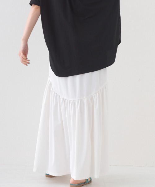 OMNES（オムネス）の「ナイロン リップストップギャザー切替ロングスカート（スカート・レディース・ホワイト/ベージュ/ブラック/カーキ・FREE）」の7枚目の写真