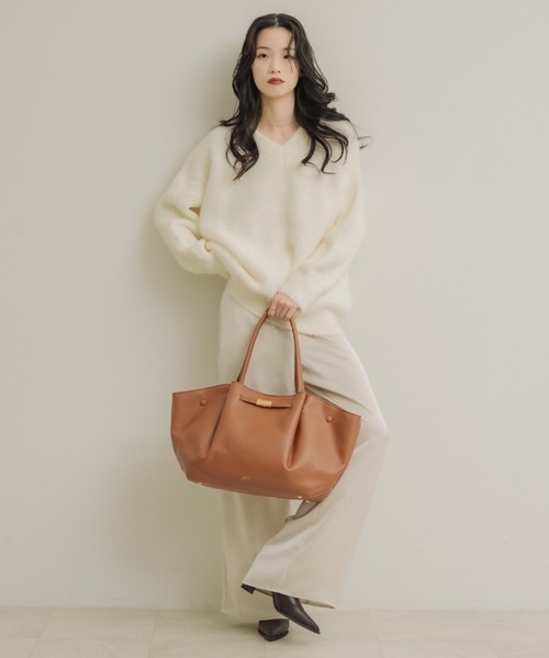 NEUNA(ヌナ)の「【1泊2日の出張ならこれ一つ!】ベルテッドラージバッグ(ビジネスバッグ・レディース・ブラック/ブラウン・FREE)」の19枚目の写真