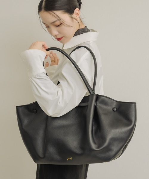 NEUNA(ヌナ)の「【1泊2日の出張ならこれ一つ!】ベルテッドラージバッグ(ビジネスバッグ・レディース・ブラック/ブラウン・FREE)」の6枚目の写真