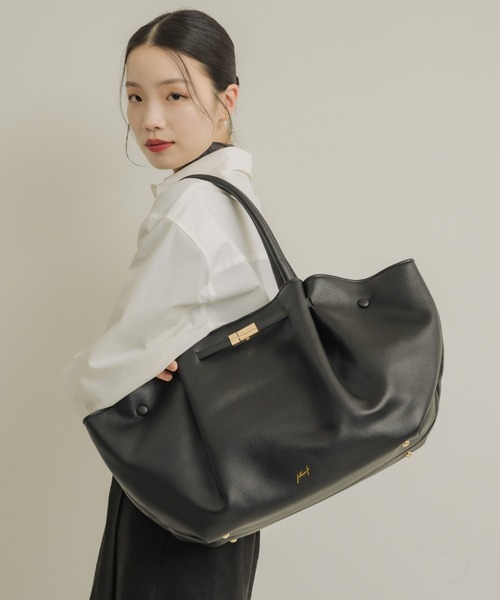 NEUNA(ヌナ)の「【1泊2日の出張ならこれ一つ!】ベルテッドラージバッグ(ビジネスバッグ・レディース・ブラック/ブラウン・FREE)」の4枚目の写真