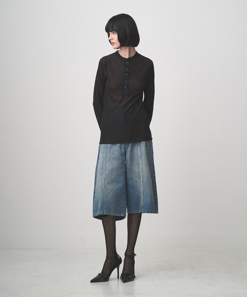Juha(ユハ)の「SHEER VELOUR SKIN HENLEY(Tシャツ/カットソー・メンズ・ブラック/ナチュラル・3/4)」の4枚目の写真