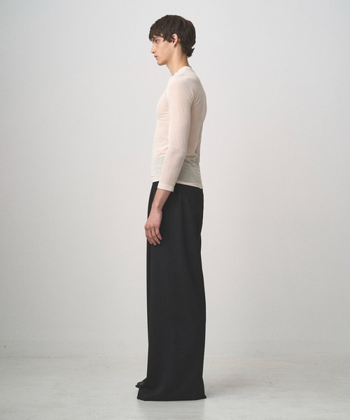 Juha(ユハ)の「SHEER VELOUR SKIN HENLEY(Tシャツ/カットソー・メンズ・ブラック/ナチュラル・3/4)」の8枚目の写真