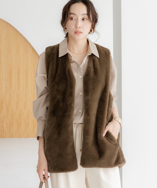 Elura（エルーラ）の「大人リュクスファーベスト/583720（その他アウター・レディース・ベージュ/ダークブラウン・FREE）」の2枚目の写真