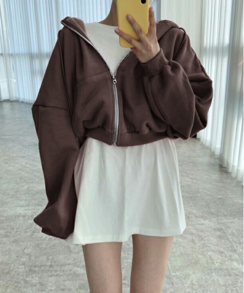 AMELY(エミリー)の「ショート丈 ジップアップパーカー(パーカー・レディース・グレー/ピンク/カーキ/アイボリー/ブラック/ダークブラウン/モカ/グレー系その他・フリー)」の5枚目の写真