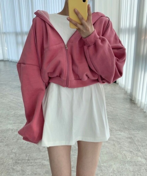 AMELY(エミリー)の「ショート丈 ジップアップパーカー(パーカー・レディース・グレー/ピンク/カーキ/アイボリー/ブラック/ダークブラウン/モカ/グレー系その他・フリー)」の8枚目の写真