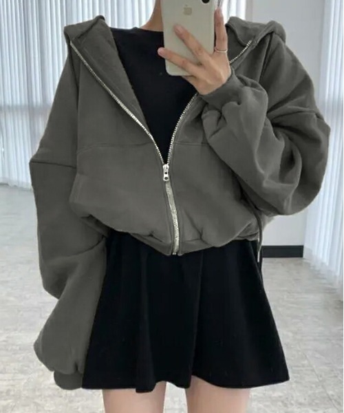 AMELY(エミリー)の「ショート丈 ジップアップパーカー(パーカー・レディース・グレー/ピンク/カーキ/アイボリー/ブラック/ダークブラウン/モカ/グレー系その他・フリー)」の12枚目の写真