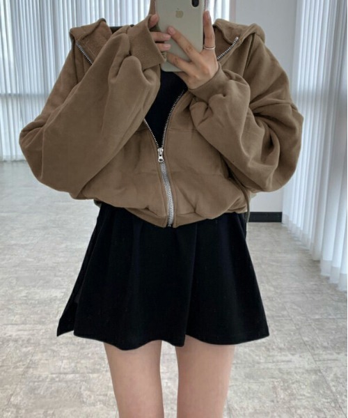 AMELY(エミリー)の「ショート丈 ジップアップパーカー(パーカー・レディース・グレー/ピンク/カーキ/アイボリー/ブラック/ダークブラウン/モカ/グレー系その他・フリー)」の16枚目の写真