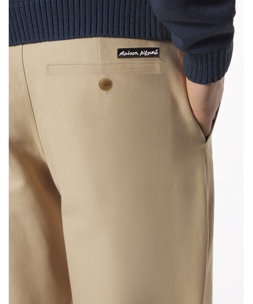 Maison Kitsune（メゾンキツネ）の「CASUAL CHINO PANTS（チノパンツ・メンズ・ベージュ/ライトブラック・40/38）」の14枚目の写真