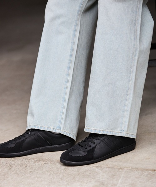 niko and...(ニコアンド)の「カットデザインジャーマントレーナー(スニーカー・メンズ・ホワイト/ブラック・MEDIUM/LARGE)」の7枚目の写真