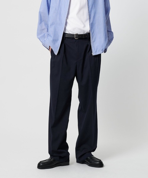 info. BEAUTY&YOUTH(インフォビューティアンドユース)の「【マルチサイズ】ルーズ タック テーラード パンツ(スラックス・メンズ・ブラック×ホワイト/チャコールグレー/ブラック/ネイビー×ホワイト/グレー系その他2/ネイビー・マルチサイズ)」の1枚目の写真