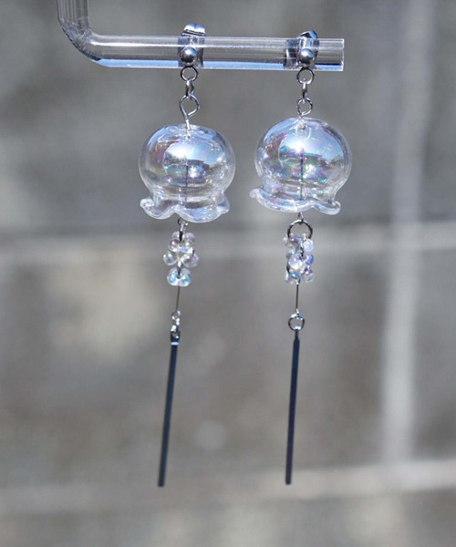 CERCA(チェルカ)の「jolie minette/ふわりオーロラ風鈴ピアス/金属アレルギー対応(ピアス(両耳用)・レディース・シルバー/ゴールド・FREE)」の1枚目の写真