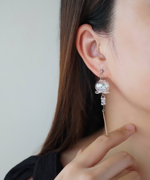 CERCA(チェルカ)の「jolie minette/ふわりオーロラ風鈴ピアス/金属アレルギー対応(ピアス(両耳用)・レディース・シルバー/ゴールド・FREE)」の6枚目の写真