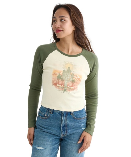 BILLABONG(ビラボン)の「BILLABONG レディース GRAPHIC RAGLAN BABY ロンT 【BABY FIT】【2025年秋冬モデル】/ビラボンクロップド丈フロントプリントラグランスリーブ長袖ロンT(Tシャツ/カットソー・レディース・ターコイズブルー/ブラック/オレンジ/オリーブ・MEDIUM)」の2枚目の写真