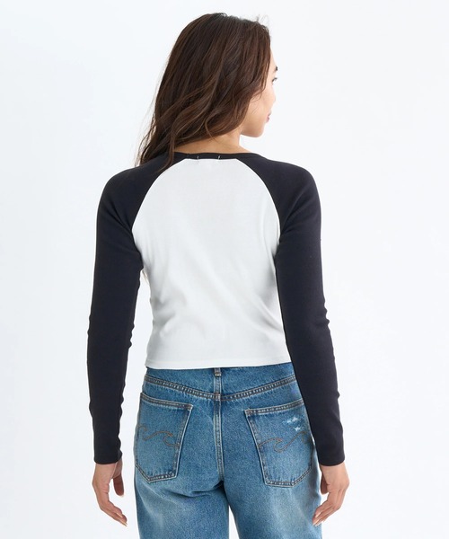 BILLABONG(ビラボン)の「BILLABONG レディース GRAPHIC RAGLAN BABY ロンT 【BABY FIT】【2025年秋冬モデル】/ビラボンクロップド丈フロントプリントラグランスリーブ長袖ロンT(Tシャツ/カットソー・レディース・ターコイズブルー/ブラック/オレンジ/オリーブ・MEDIUM)」の5枚目の写真