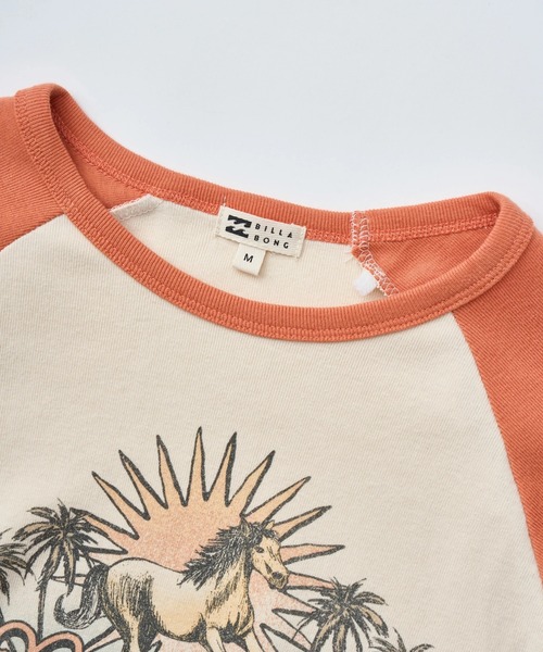 BILLABONG(ビラボン)の「BILLABONG レディース GRAPHIC RAGLAN BABY ロンT 【BABY FIT】【2025年秋冬モデル】/ビラボンクロップド丈フロントプリントラグランスリーブ長袖ロンT(Tシャツ/カットソー・レディース・ターコイズブルー/ブラック/オレンジ/オリーブ・MEDIUM)」の14枚目の写真