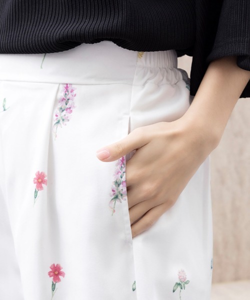 ReRe(リリ)の「フラワープリントデザインワイドパンツ(スラックス・レディース・アイボリー/ネイビー/ベージュ/ブラック・MEDIUM)」の22枚目の写真