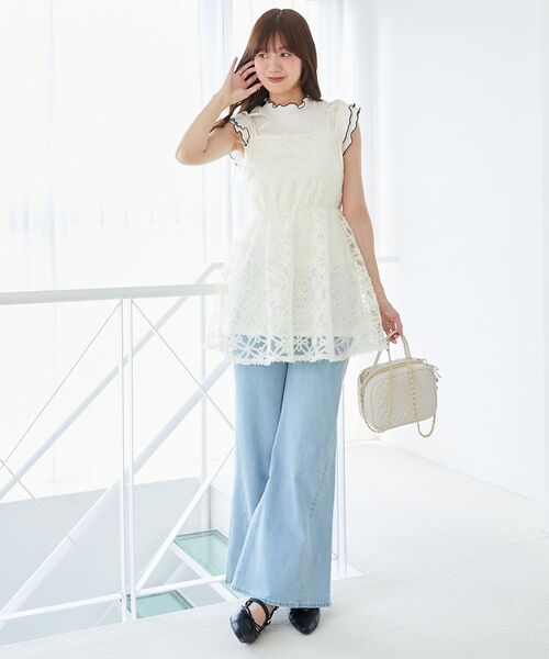 MAJESTIC LEGON(マジェスティックレゴン)の「フラワーチュールミニキャミワンピ(ワンピース・レディース・ブラック/アイボリー・MEDIUM)」の5枚目の写真