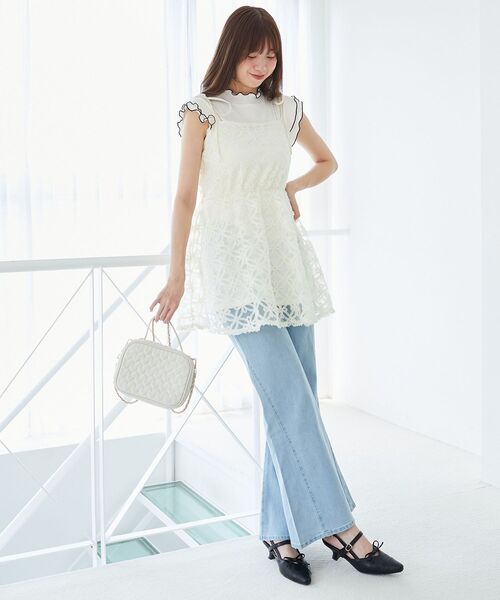 MAJESTIC LEGON(マジェスティックレゴン)の「フラワーチュールミニキャミワンピ(ワンピース・レディース・ブラック/アイボリー・MEDIUM)」の6枚目の写真
