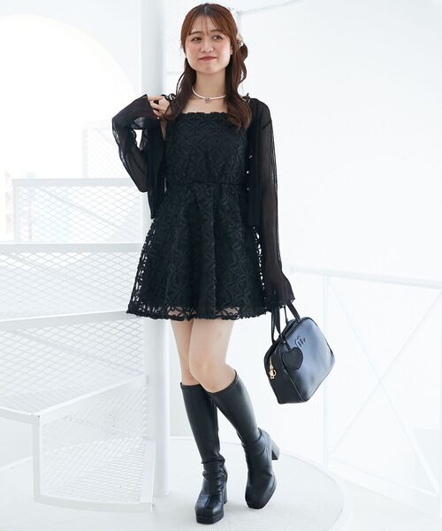 MAJESTIC LEGON(マジェスティックレゴン)の「フラワーチュールミニキャミワンピ(ワンピース・レディース・ブラック/アイボリー・MEDIUM)」の10枚目の写真