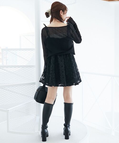 MAJESTIC LEGON(マジェスティックレゴン)の「フラワーチュールミニキャミワンピ(ワンピース・レディース・ブラック/アイボリー・MEDIUM)」の12枚目の写真