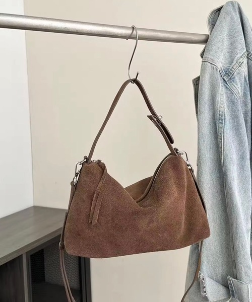 ammy.（エイミードット）の「【 ammy. / エイミードット 】 スエードライク 2way ショルダーバッグ（ショルダーバッグ・レディース・ブラック/ブラウン/ダークブラウン・FREE）」の3枚目の写真