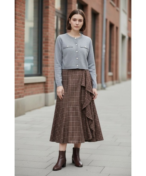 SWINGLE（スウィングル）の「パールボタンクルーネックニットカーディガン（カーディガン/ボレロ・レディース・オフホワイト/レッド/ブラック/ライトグレー・FREE）」の4枚目の写真