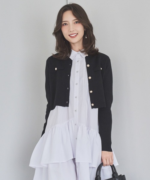 SWINGLE（スウィングル）の「パールボタンクルーネックニットカーディガン（カーディガン/ボレロ・レディース・オフホワイト/レッド/ブラック/ライトグレー・FREE）」の3枚目の写真