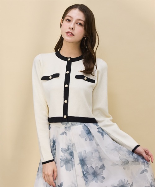 SWINGLE（スウィングル）の「パールボタンクルーネックニットカーディガン（カーディガン/ボレロ・レディース・オフホワイト/レッド/ブラック/ライトグレー・FREE）」の5枚目の写真