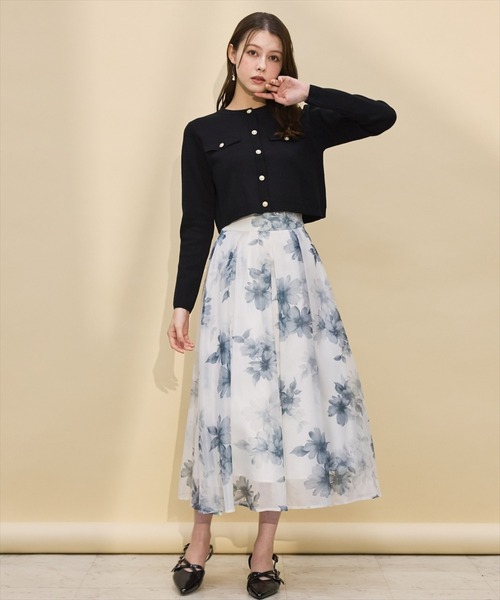 SWINGLE（スウィングル）の「パールボタンクルーネックニットカーディガン（カーディガン/ボレロ・レディース・オフホワイト/レッド/ブラック/ライトグレー・FREE）」の13枚目の写真